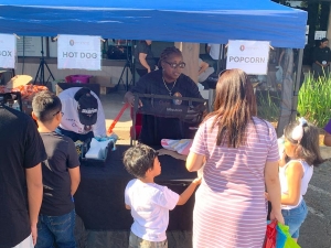 Hot dog/popcorn time