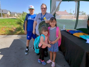 Kids with their backpacks